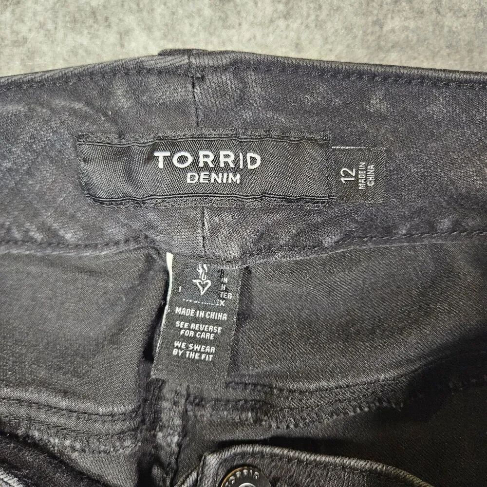Torrid‎ Womens Black Bermuda Shorts Comfort Casual Rock Goth Scene Alt Size 12